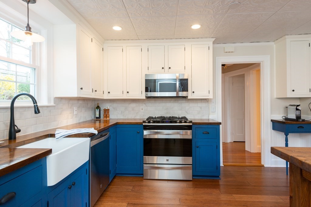 6 Sheridan Road Stoneham, MA 02180 - Photo 16 of 42 Gallery Image 16