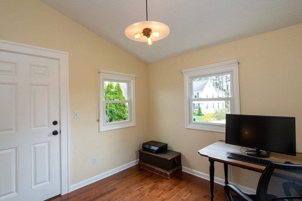 6 Sheridan Road Stoneham, MA 02180 - Photo 9 of 42 Gallery Image 9