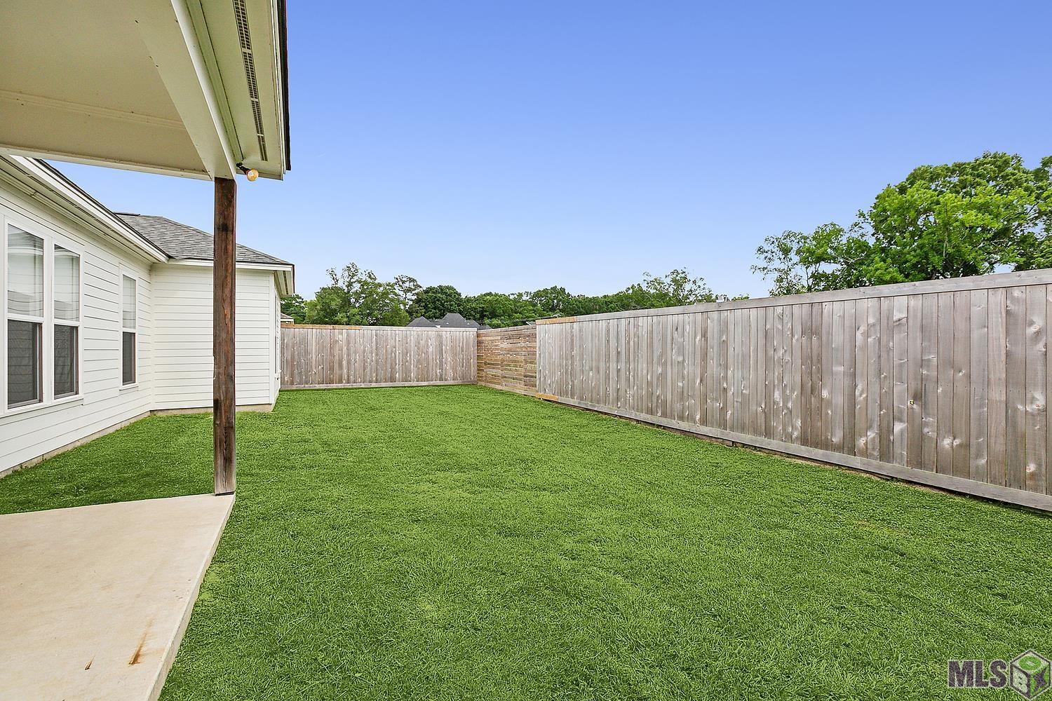 19032 Merchants Trail Avenue Baton Rouge, LA 70817 - Photo 3 of 27 Fenced Backyard