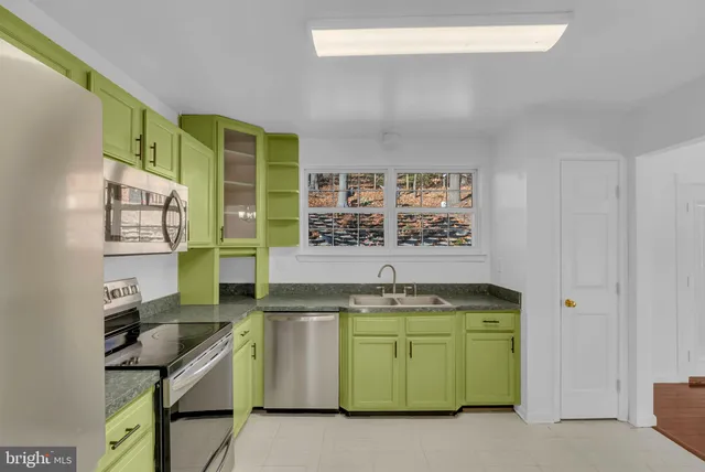 $450,000 | 12014 Fairway Manor Court, Upper Marlboro, MD 20772