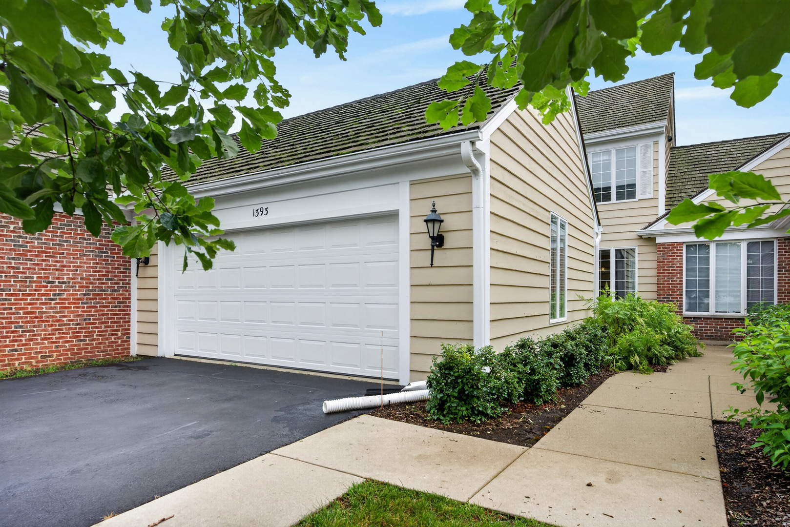 1393 West Shire Circle, Unit 2 Inverness, IL 60067 - Photo 1 of 20