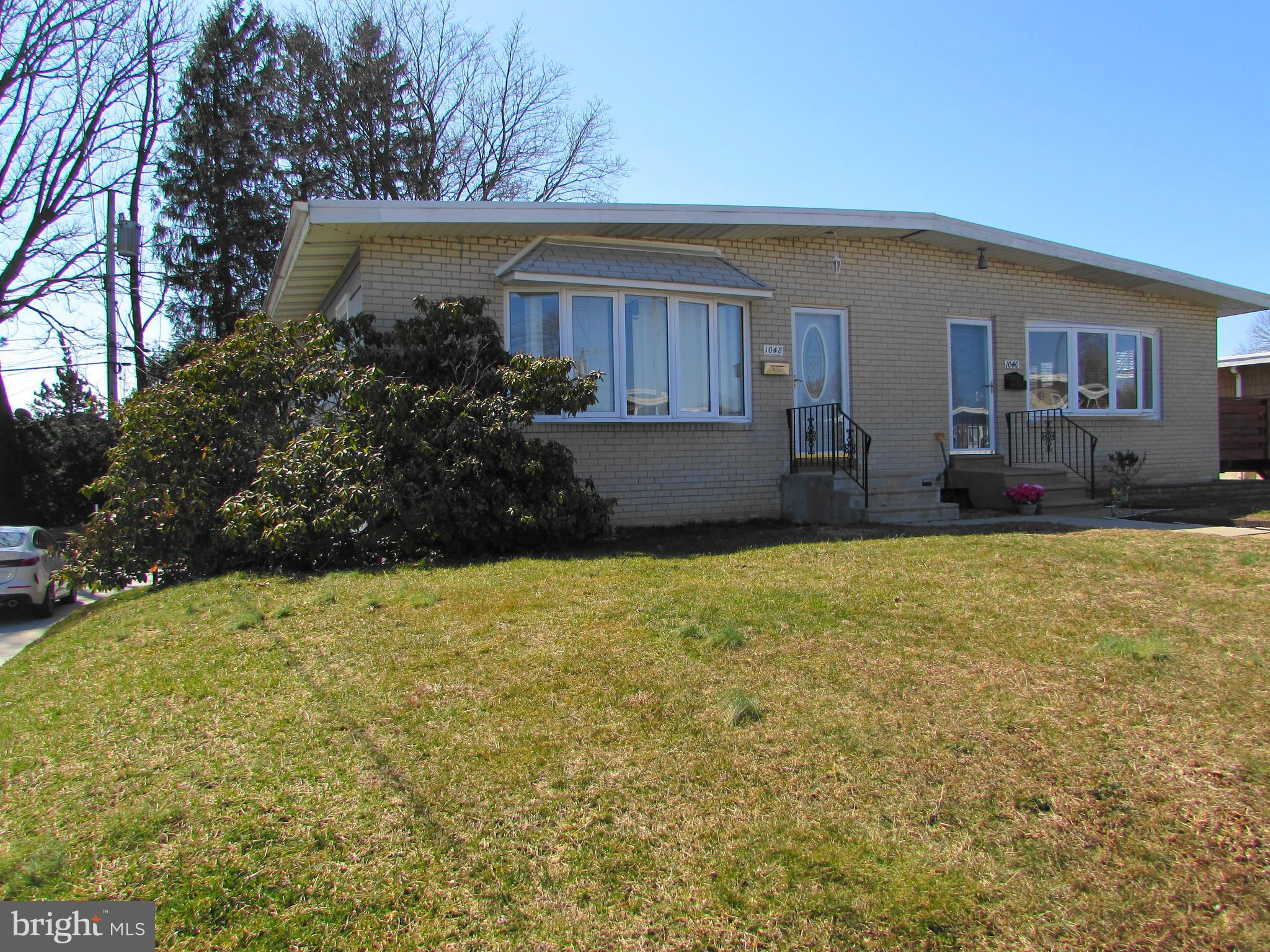 1048 Surrey Road Philadelphia, PA 19115 - Photo 2 of 20