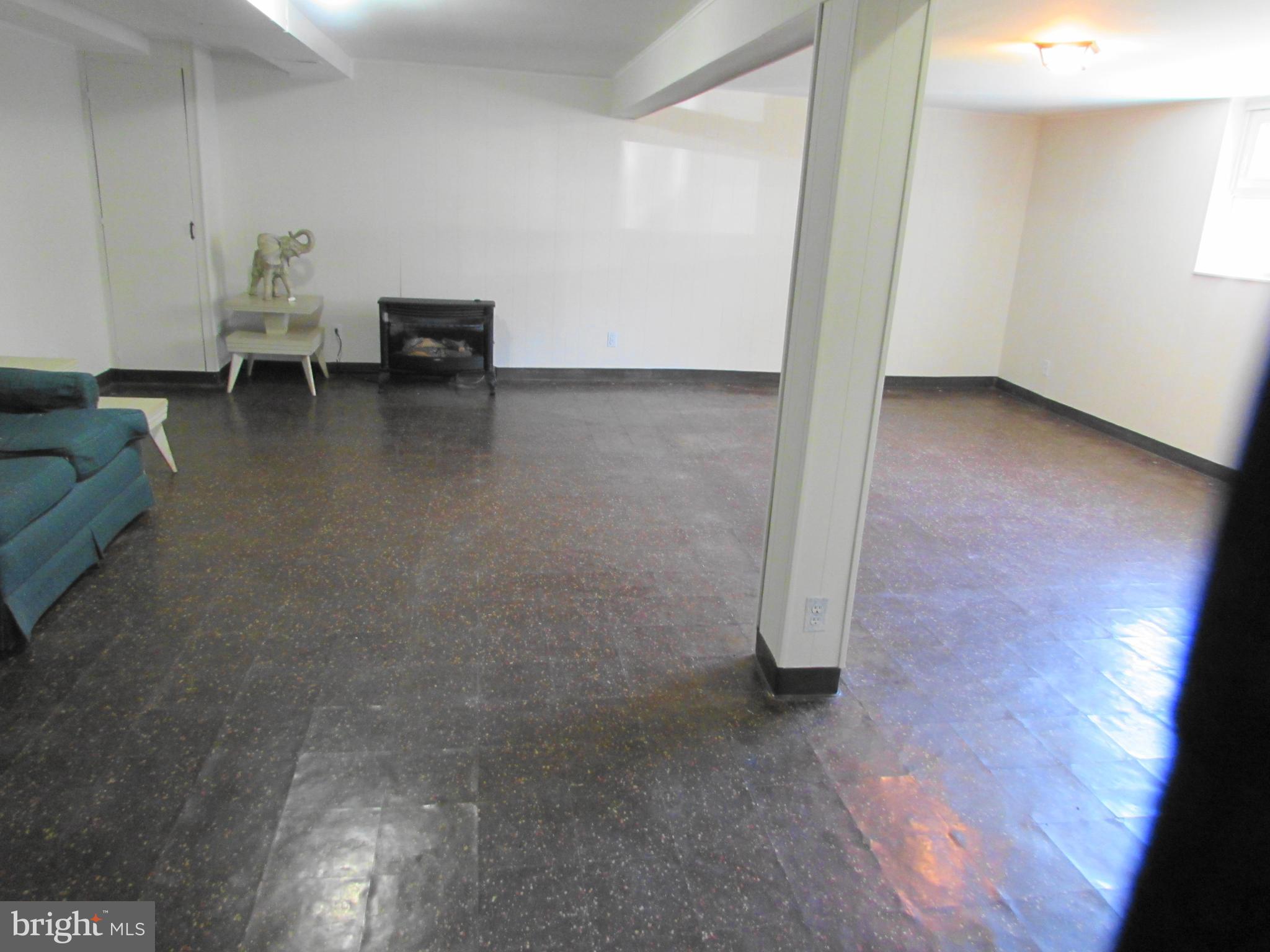 1048 Surrey Road Philadelphia, PA 19115 - Photo 15 of 20