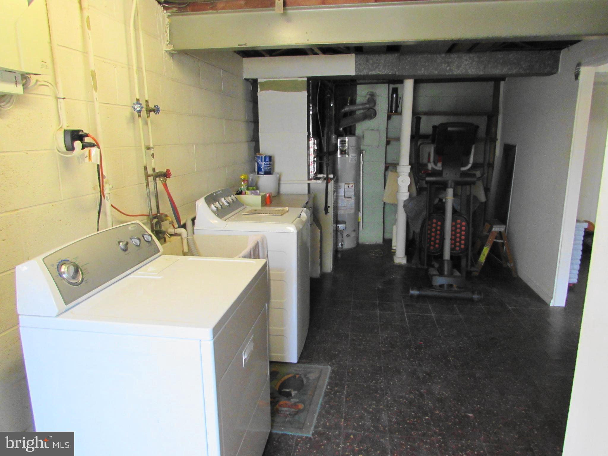 1048 Surrey Road Philadelphia, PA 19115 - Photo 17 of 20