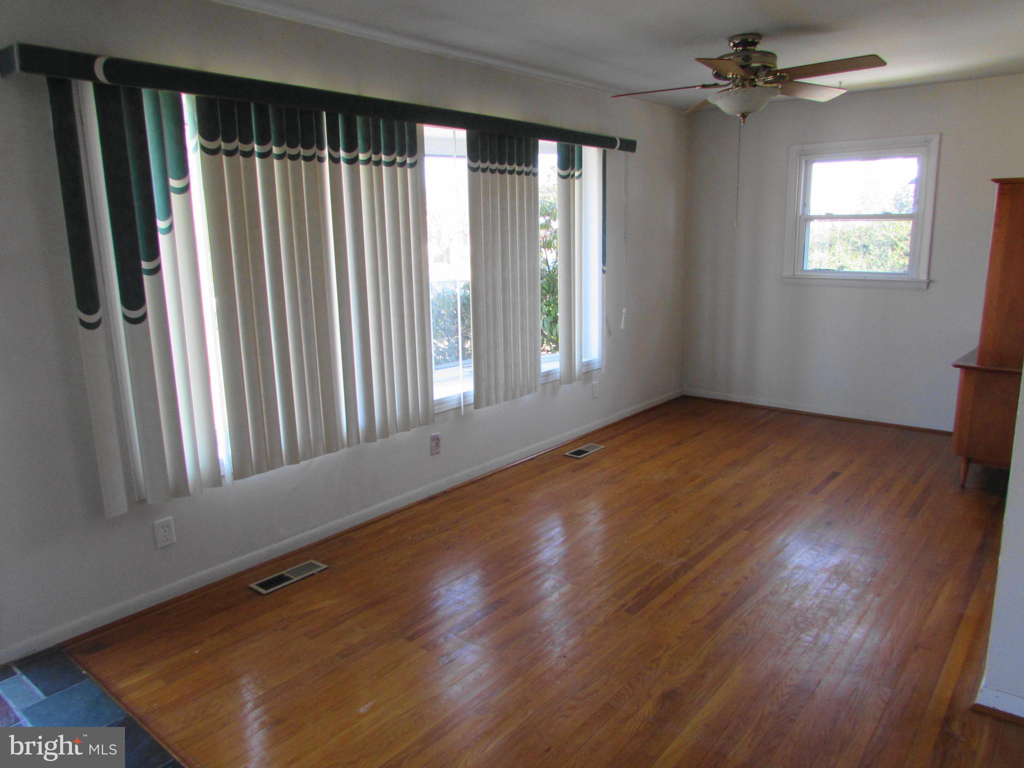 1048 Surrey Road Philadelphia, PA 19115 - Photo 6 of 20