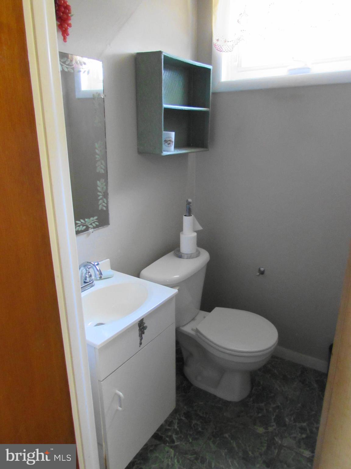 1048 Surrey Road Philadelphia, PA 19115 - Photo 8 of 20