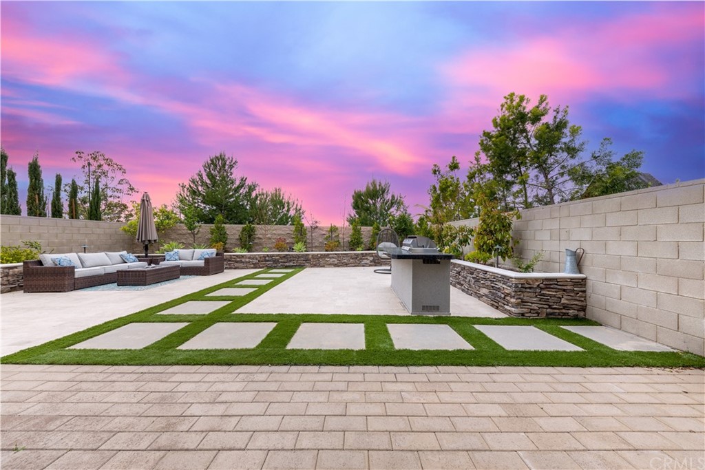 56 Swift Irvine, CA 92618 - Photo 28 of 43 a view of a backyard