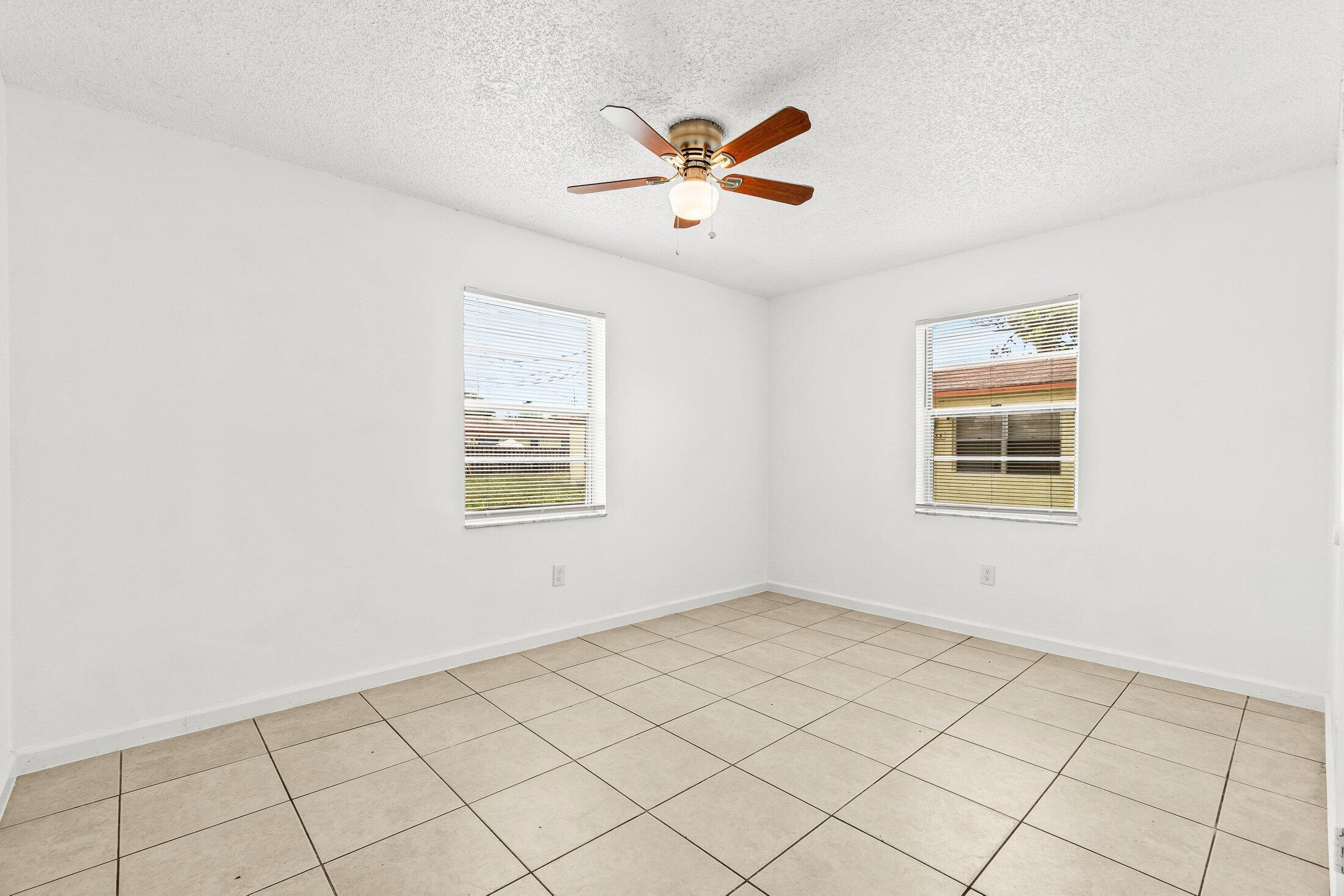 4790 Gulfstream Road Lake Worth Beach, FL 33461 - Photo 13 of 20 013-4790GulfstreamRoad-LakeWorthBeach-FL