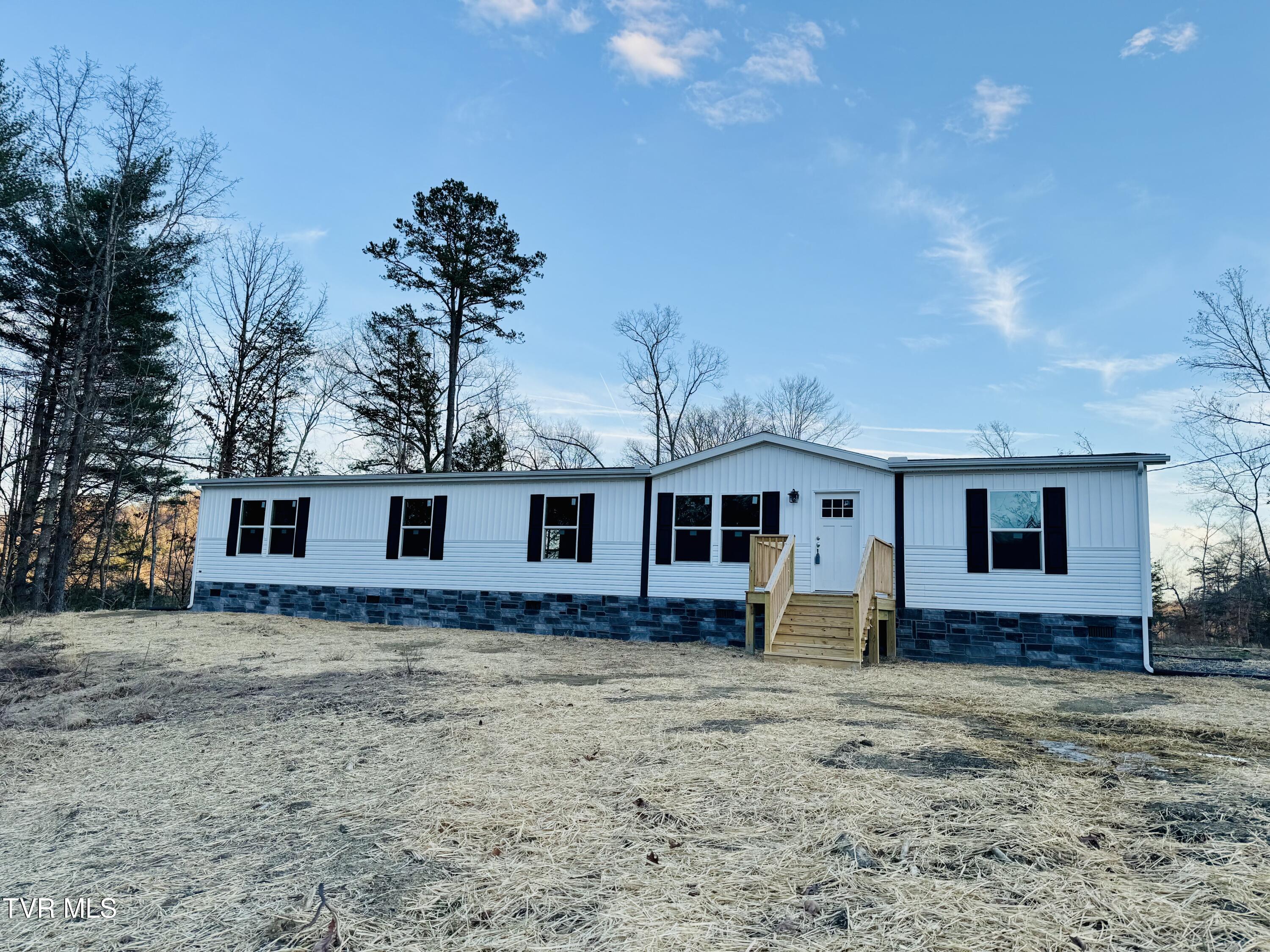 298 Race Track Road Rogersville, TN 37857 - Photo 2 of 14 IMG_0955