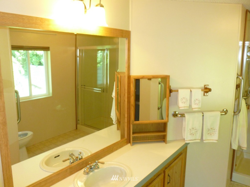 23717 7th Place West Bothell, WA 98021 - Photo 15 of 16