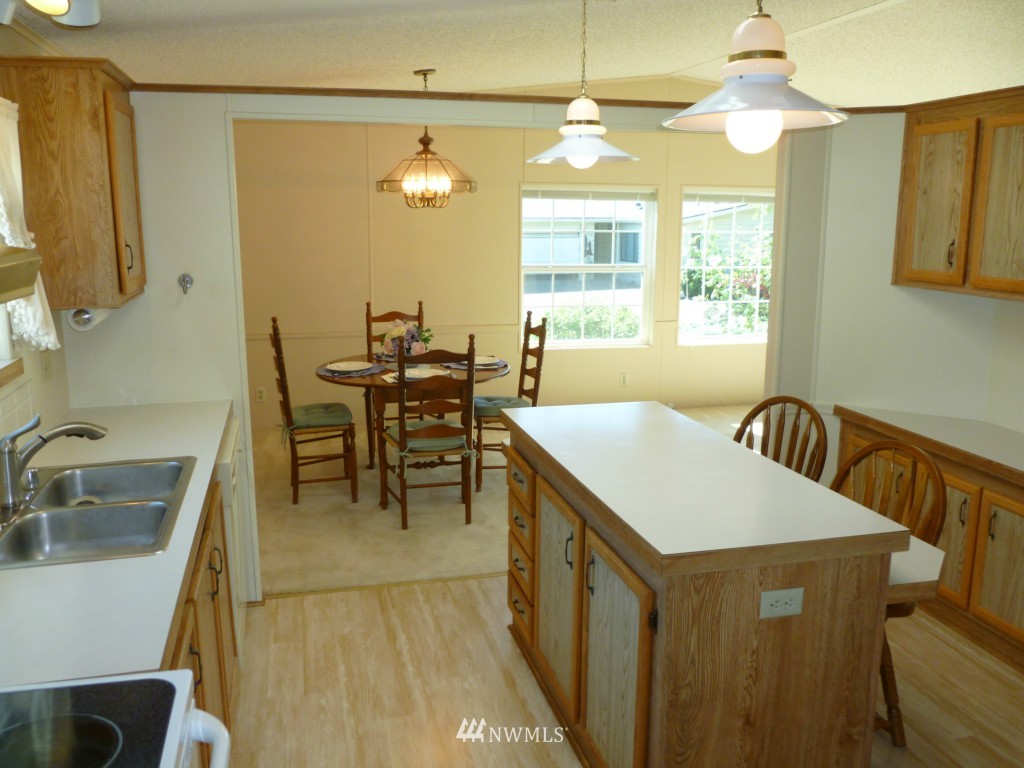 23717 7th Place West Bothell, WA 98021 - Photo 3 of 16