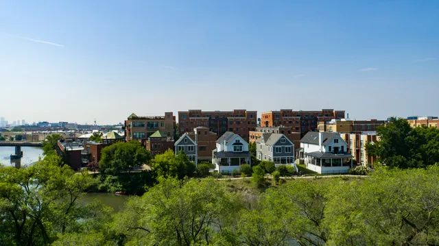 $1,800,000 | 2235 West Oakdale Avenue, Unit 21B, Chicago, IL 60618