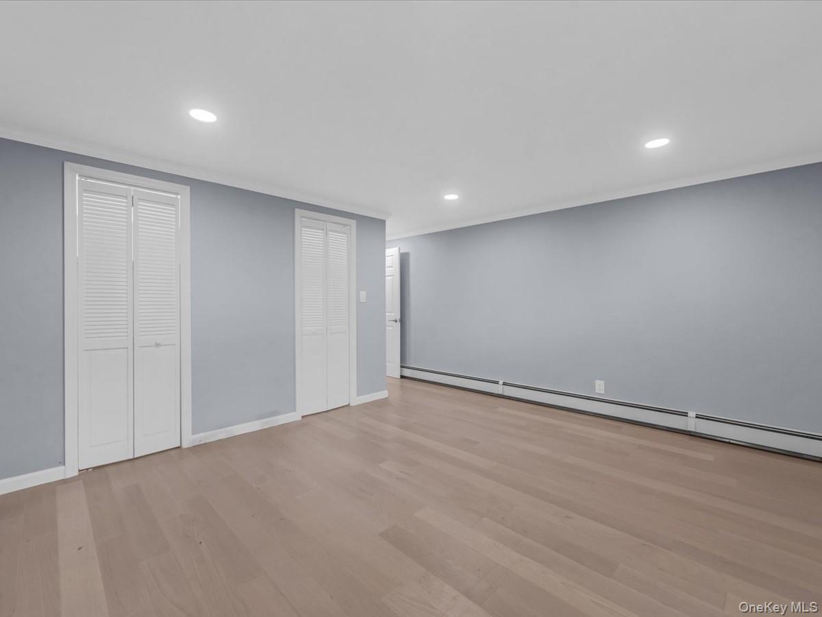 19 Ridge Drive East Roslyn, NY 11576 - Photo 18 of 33