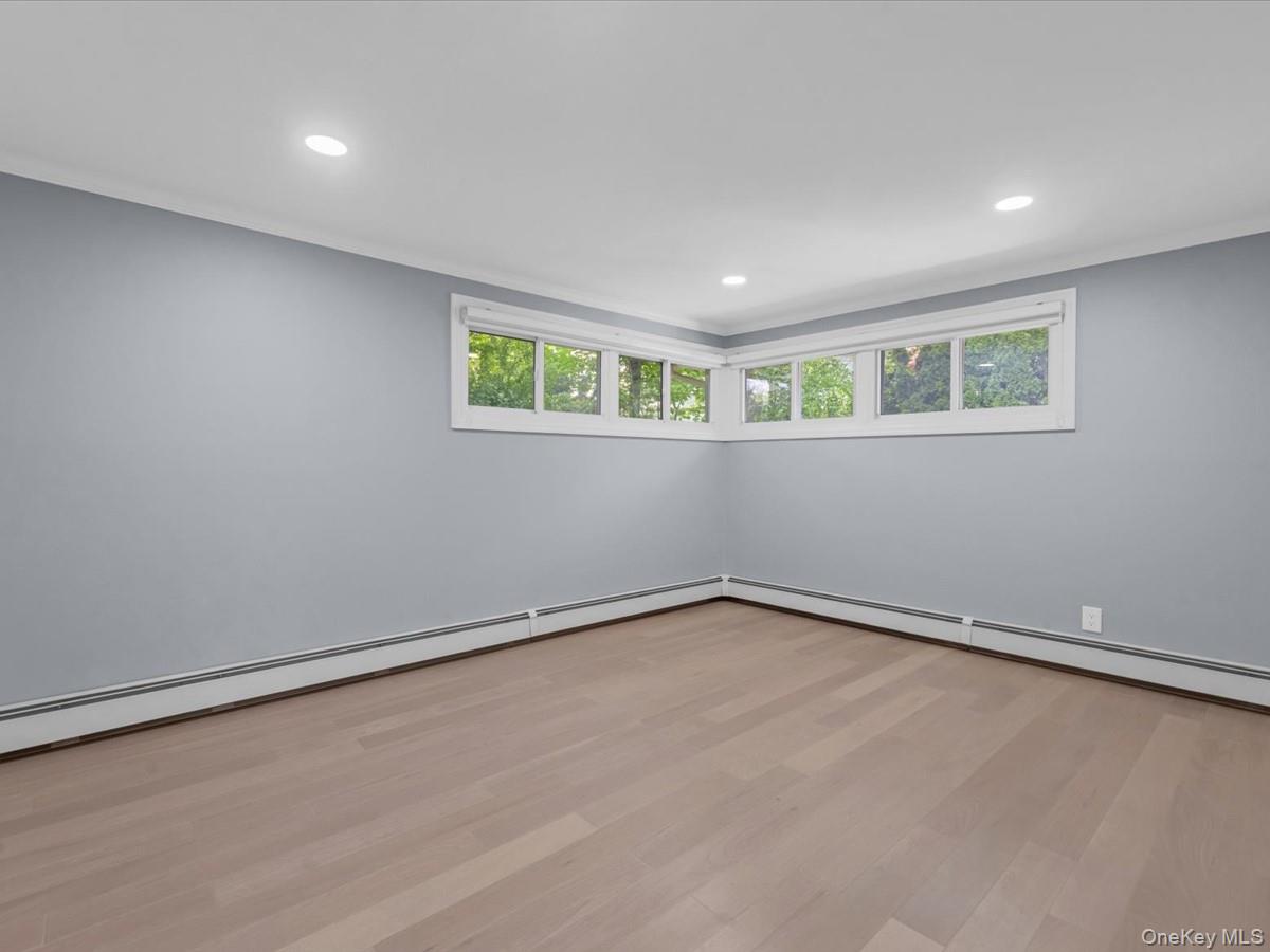 19 Ridge Drive East Roslyn, NY 11576 - Photo 20 of 33