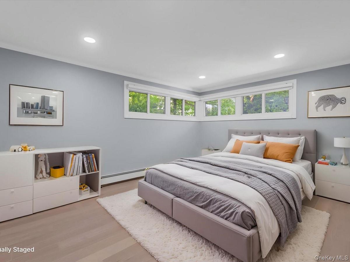 19 Ridge Drive East Roslyn, NY 11576 - Photo 21 of 33