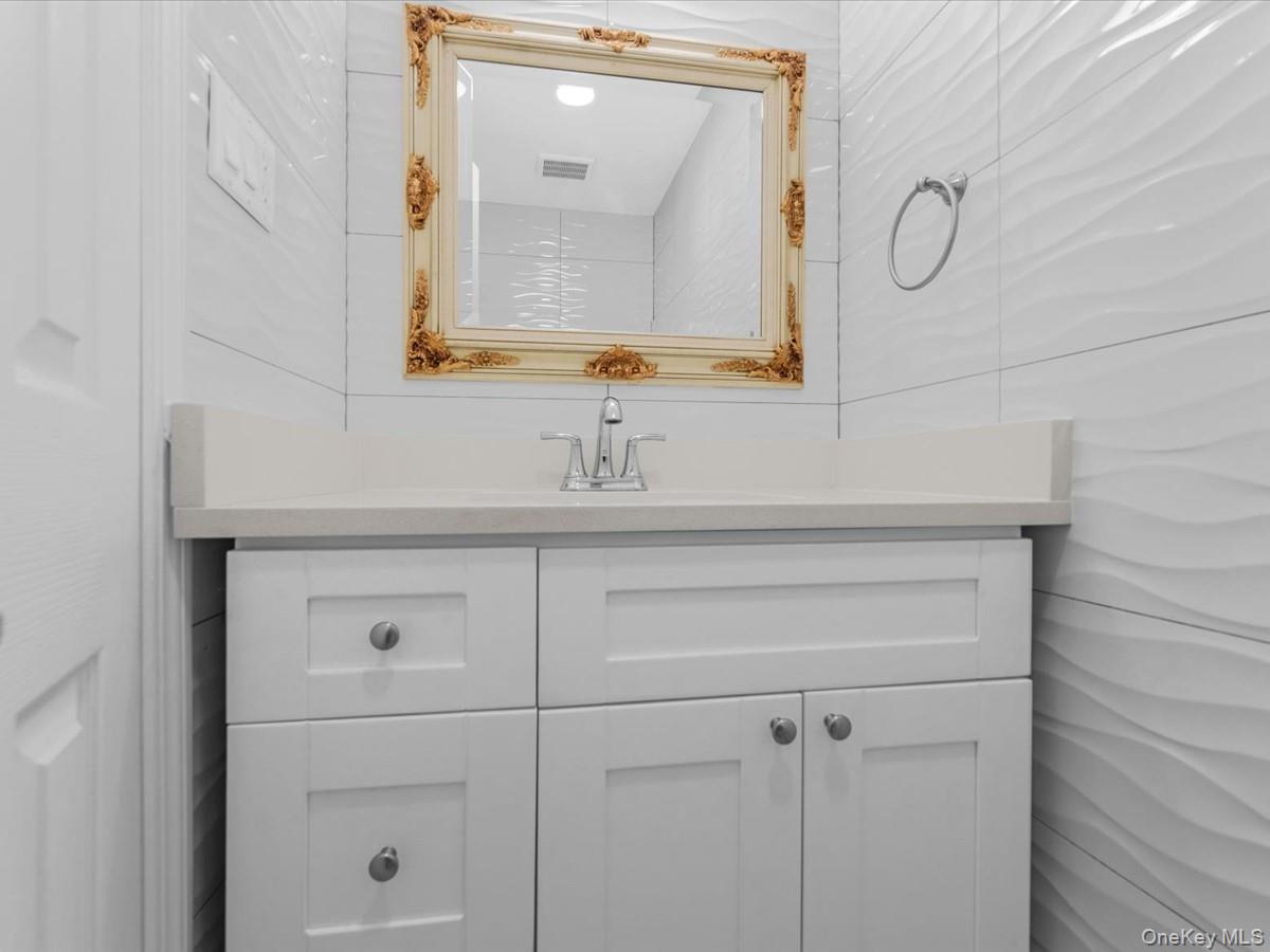 19 Ridge Drive East Roslyn, NY 11576 - Photo 27 of 33