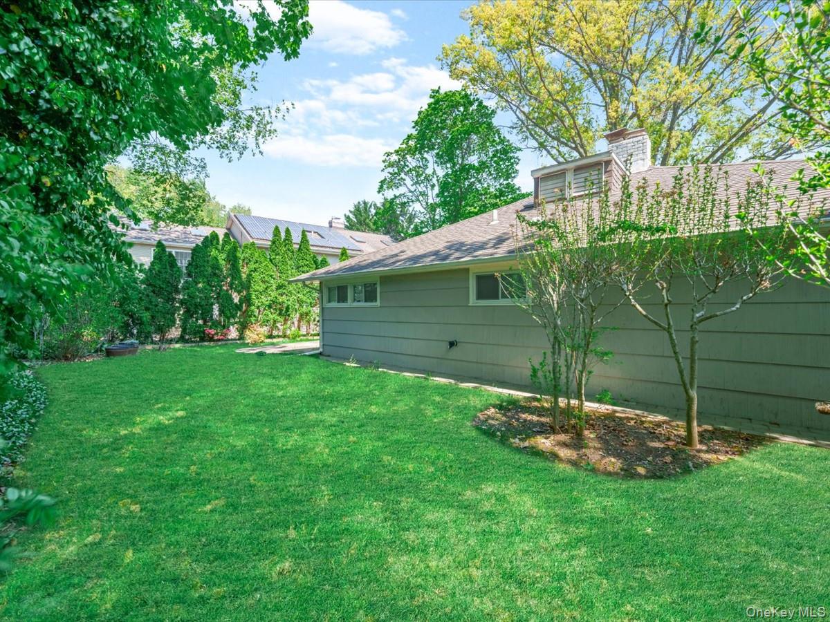 19 Ridge Drive East Roslyn, NY 11576 - Photo 31 of 33