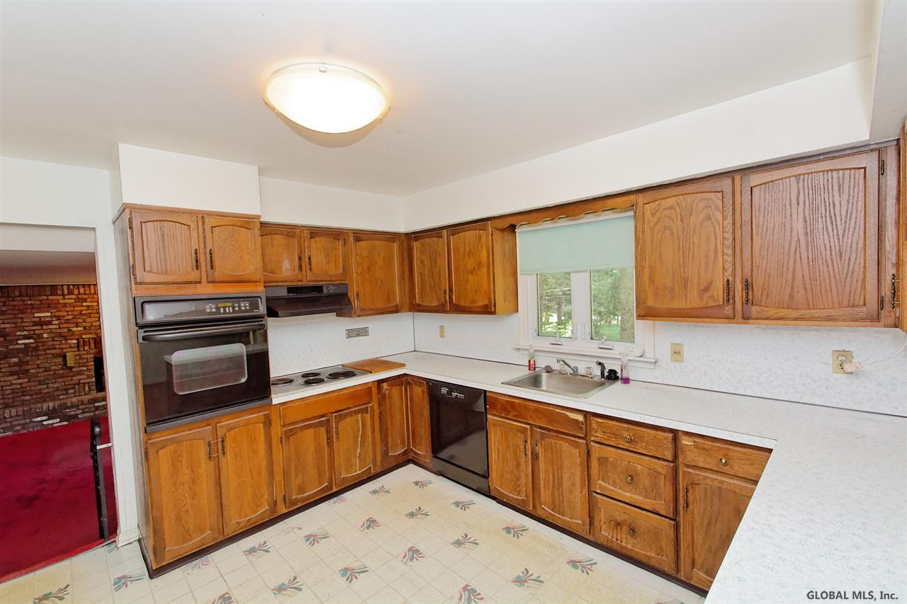 20 Witte Road Albany, NY 12203 - Photo 3 of 25 Photo 3