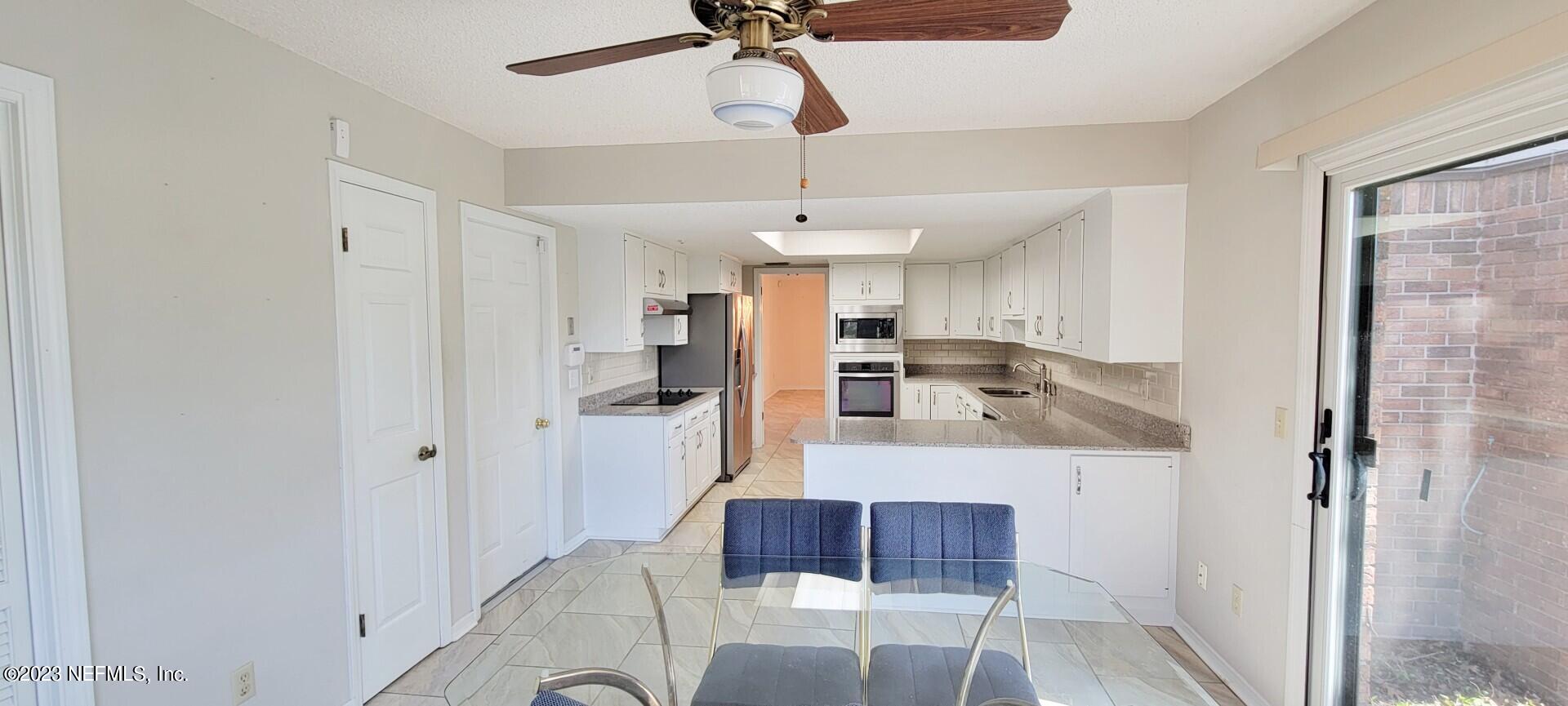 4251 Monument Road, Unit 401 Jacksonville, FL 32225 - Photo 15 of 33 Kitchen4