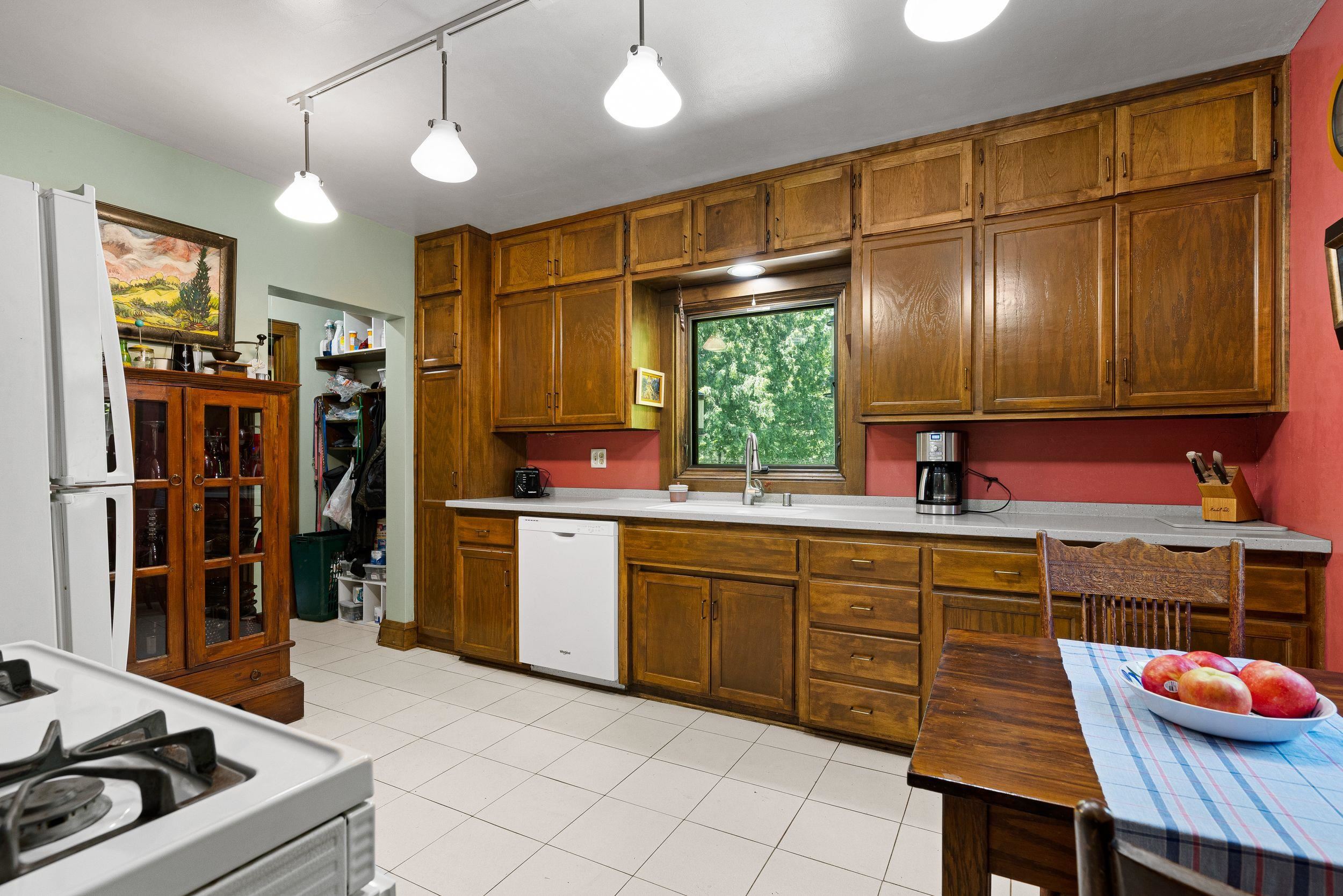 932 East Commercial Street Appleton, WI 54911 - Photo 12 of 49