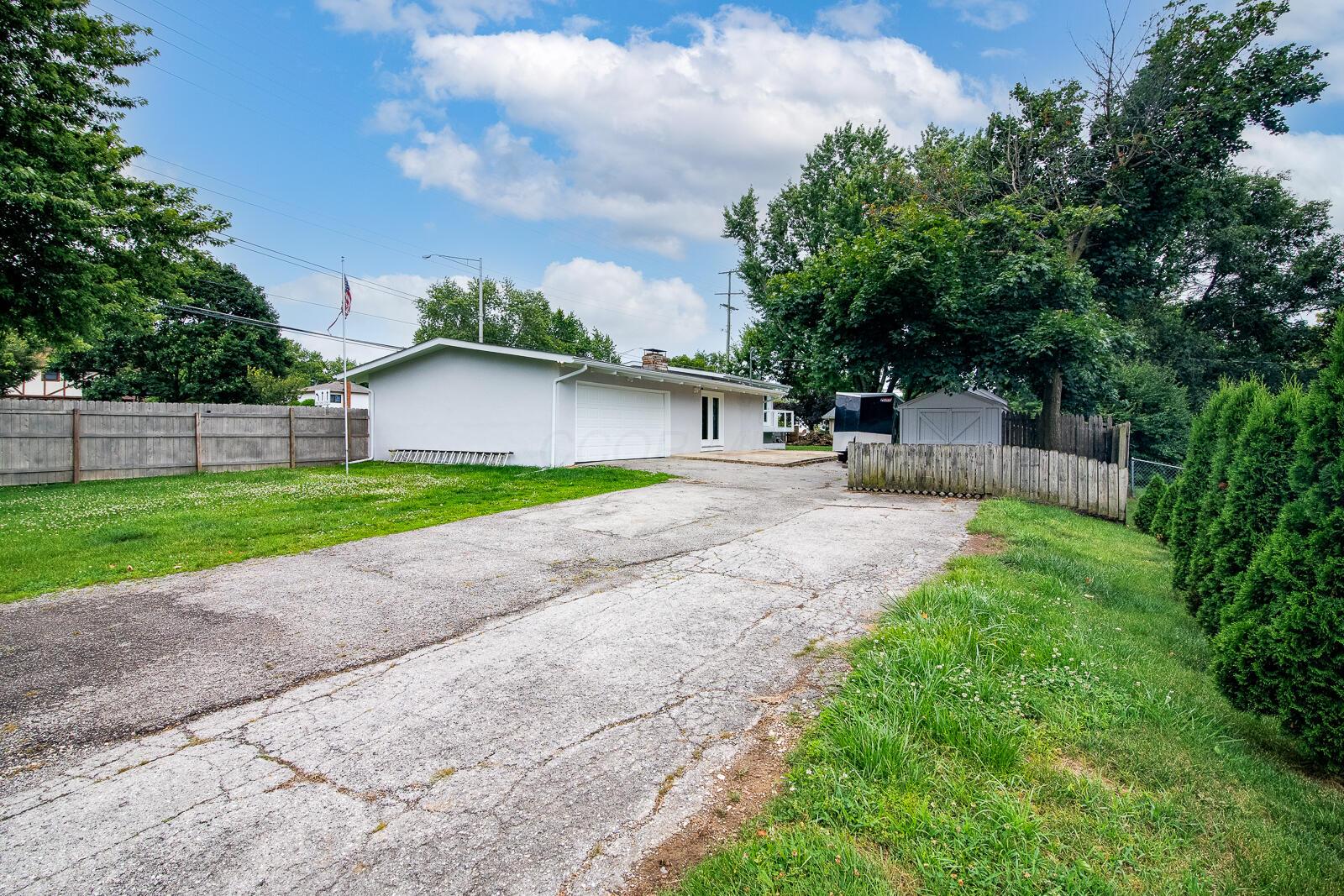 2905 West Case Road Columbus, OH 43235 - Photo 36 of 51
