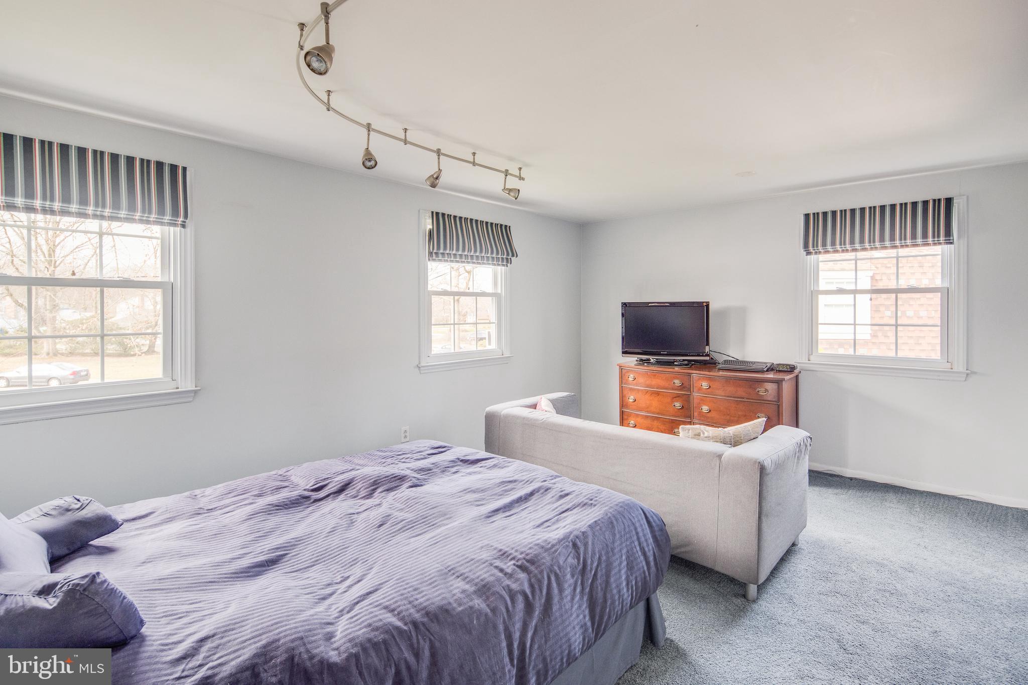 1207 Forge Road Cherry Hill, NJ 08034 - Photo 19 of 29