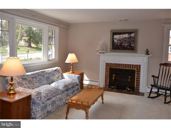 323 Spencer Road Devon, PA 19333 - Photo 5 of 18 Living Room