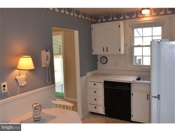 323 Spencer Road Devon, PA 19333 - Photo 8 of 18 Kitchen