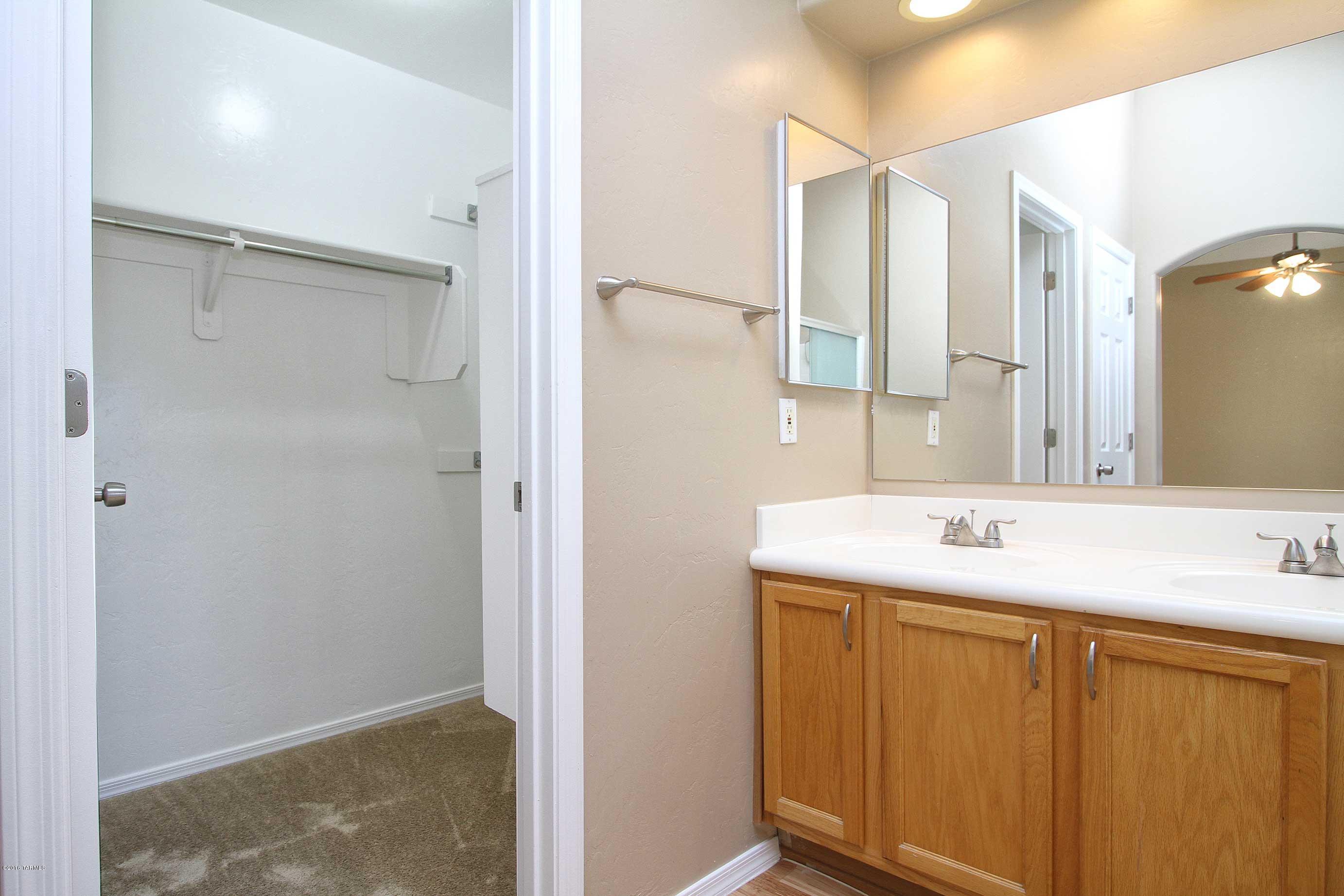 8445 Red Rock Ridge Court Tucson, AZ 85742 - Photo 12 of 31