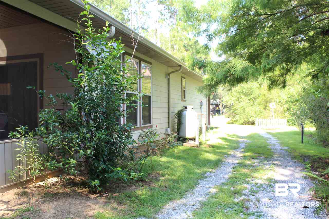 9051 Hammock Road Elberta, AL 36530 - Photo 23 of 32 Side Drive