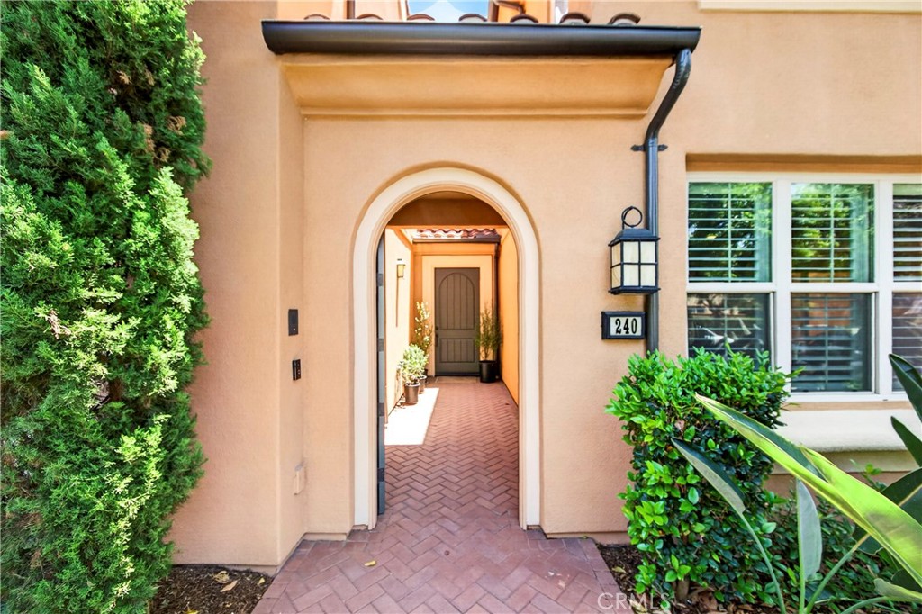240 Mayfair Irvine, CA 92620 - Photo 7 of 43