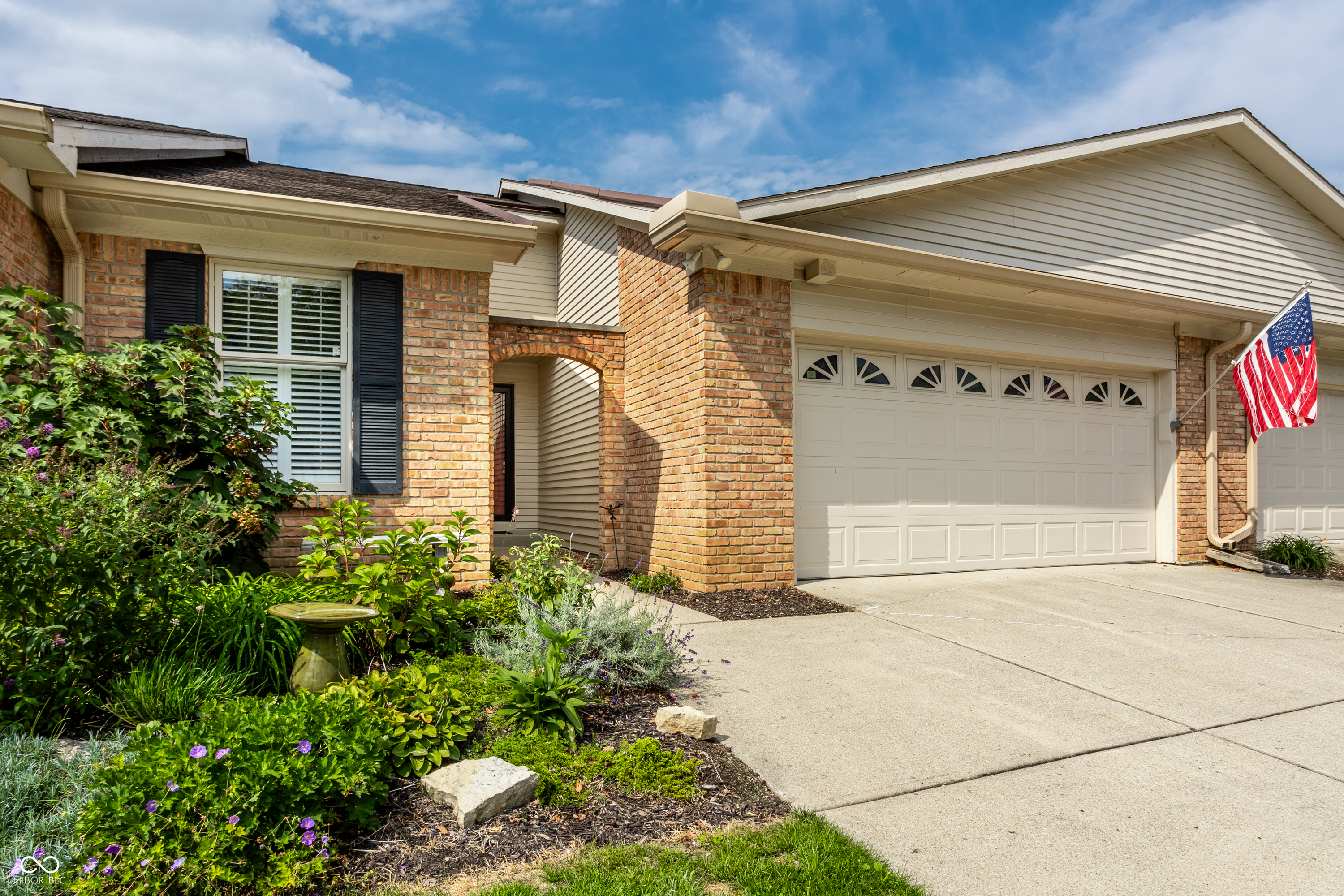 8406 Quail Hollow Road Indianapolis, IN 46260 - Photo 2 of 46 Gallery Image 2