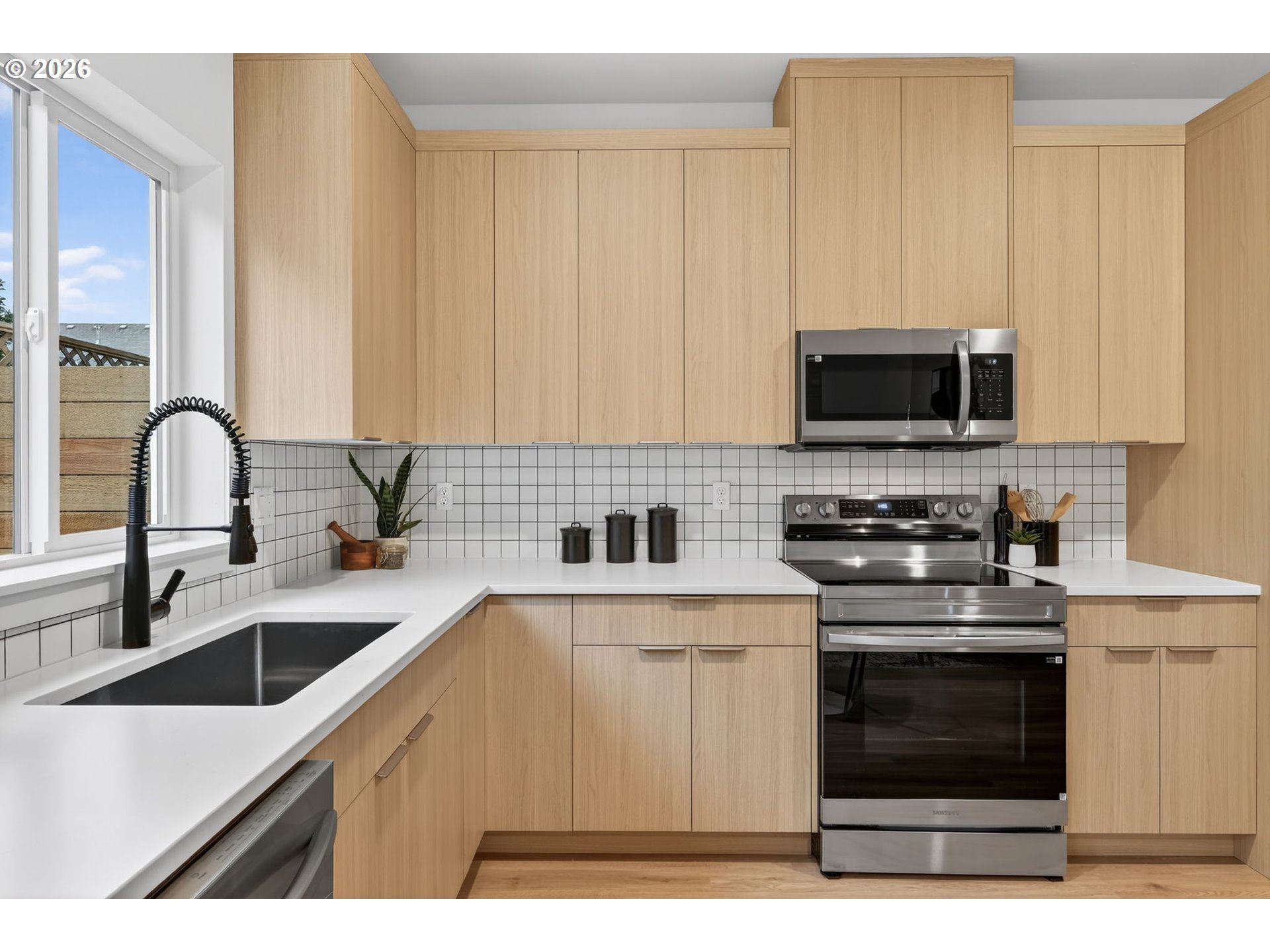 41976 Northeast 66th Avenue Portland, OR 97218 - Photo 10 of 28