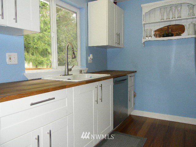 26437 Barrett Road Northeast Kingston, WA 98346 - Photo 14 of 22 Gallery Image 14