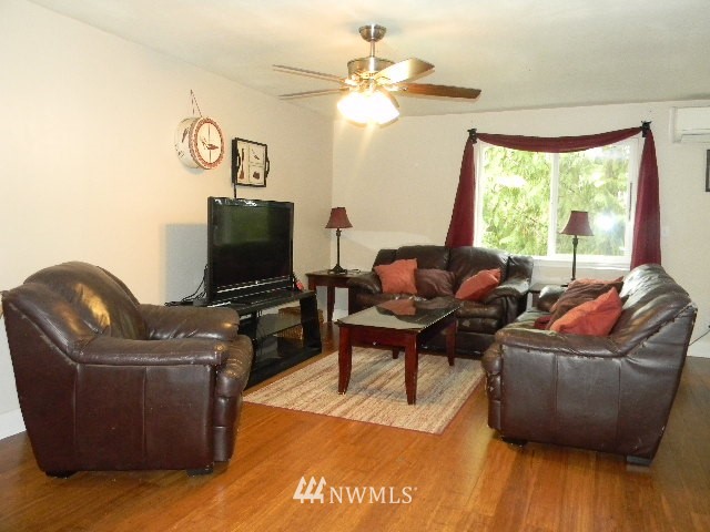 26437 Barrett Road Northeast Kingston, WA 98346 - Photo 8 of 22 Gallery Image 8