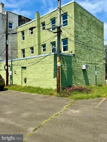 $325,000 | 20-22 East Broad Street, Burlington, NJ 08016