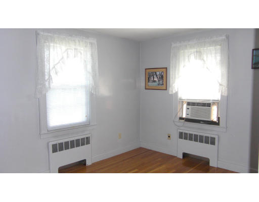 4 Apple Tree Road Tewksbury, MA 01876 - Photo 7 of 12 Gallery Image 7