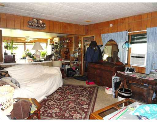 545 Dick Station Road Irwin, PA 15642 - Photo 9 of 16 Living Room.