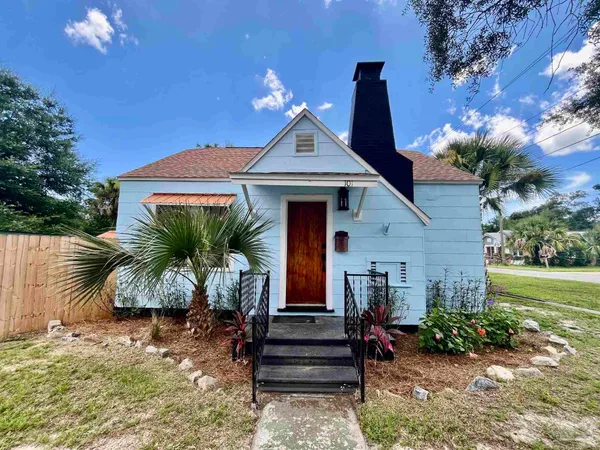$2,100 | 101 Central Avenue, Pensacola, FL 32507