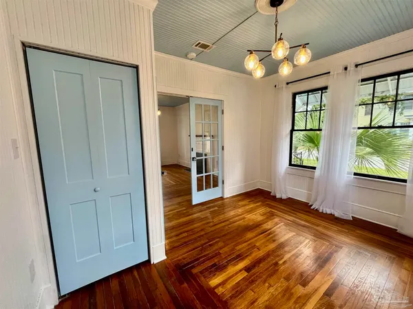 $2,100 | 101 Central Avenue, Pensacola, FL 32507