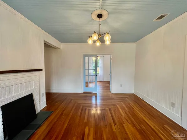 $2,100 | 101 Central Avenue, Pensacola, FL 32507