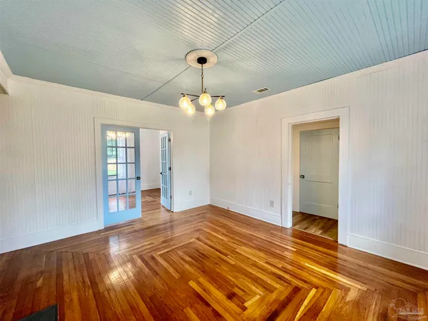 $2,100 | 101 Central Avenue, Pensacola, FL 32507