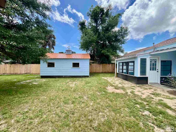 $2,100 | 101 Central Avenue, Pensacola, FL 32507