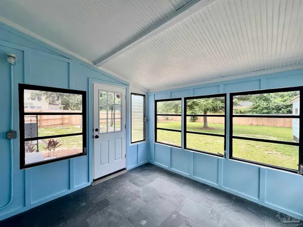 $2,100 | 101 Central Avenue, Pensacola, FL 32507