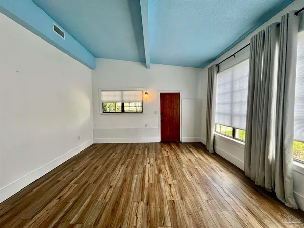 $2,100 | 101 Central Avenue, Pensacola, FL 32507