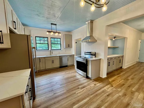$2,100 | 101 Central Avenue, Pensacola, FL 32507