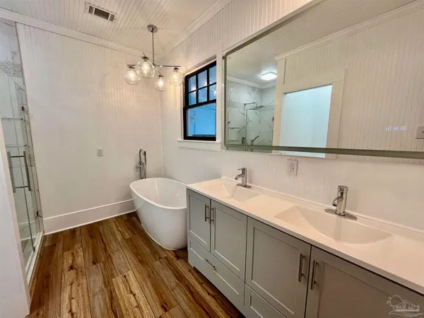 $2,100 | 101 Central Avenue, Pensacola, FL 32507