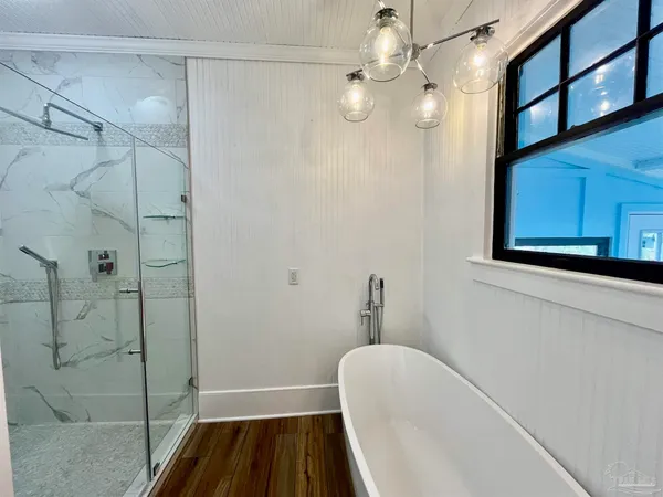 $2,100 | 101 Central Avenue, Pensacola, FL 32507