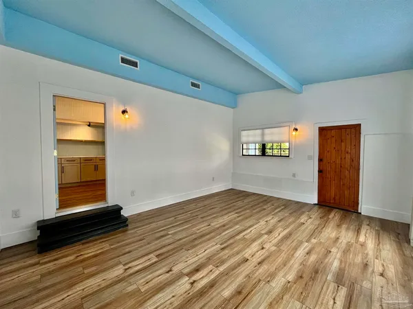 $2,100 | 101 Central Avenue, Pensacola, FL 32507
