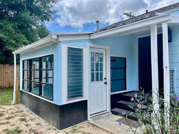 $2,100 | 101 Central Avenue, Pensacola, FL 32507